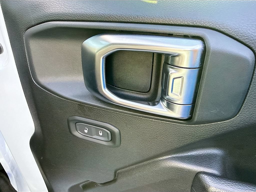 Used 2023 Jeep Wrangler Unlimited AWD/4WD image 34