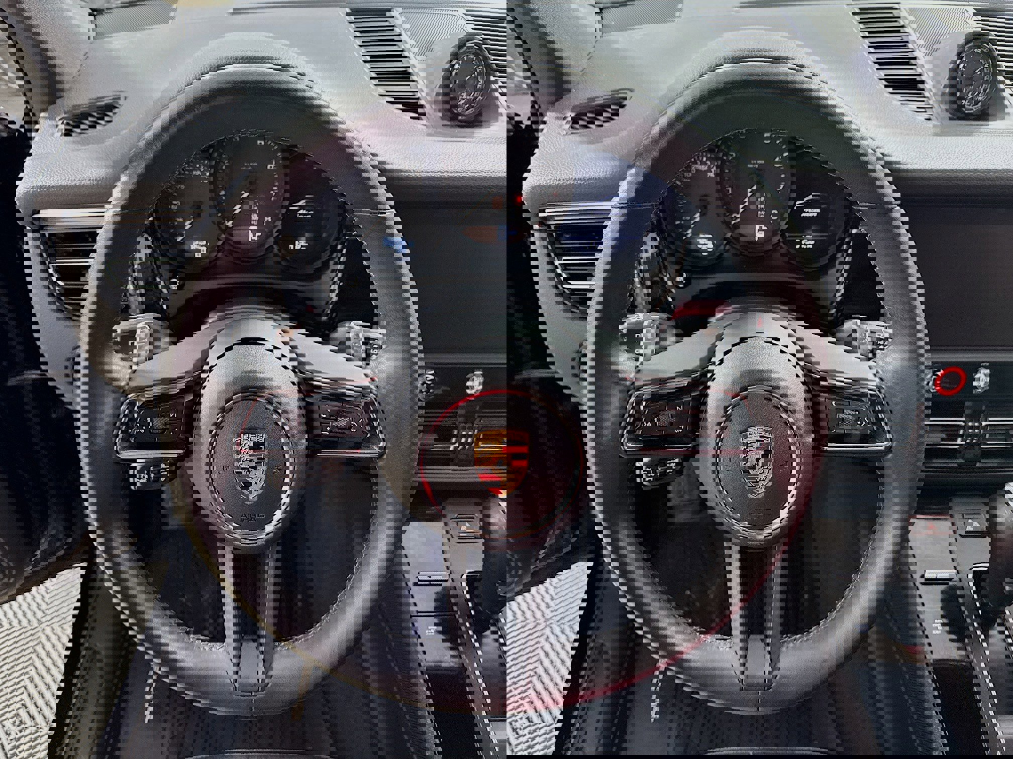 Used 2024 Porsche Macan image 17