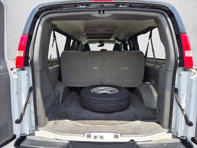Used 2019 Chevrolet Express 3500 LT w/ LT Preferred Equipment Group RWD image 6