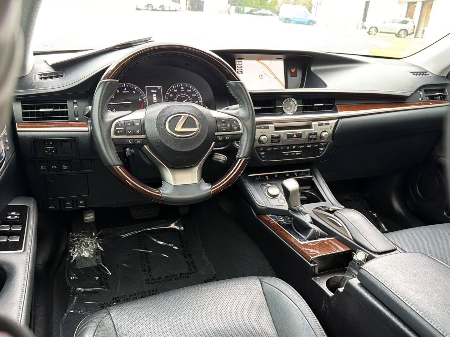 Used 2018 Lexus ES 350 w/ Luxury Package w/Wood Trim FWD image 12