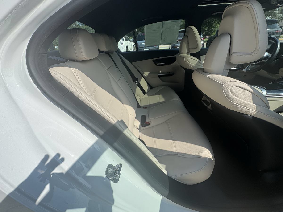 Used 2025 Mercedes-Benz C 300 Sedan image 10
