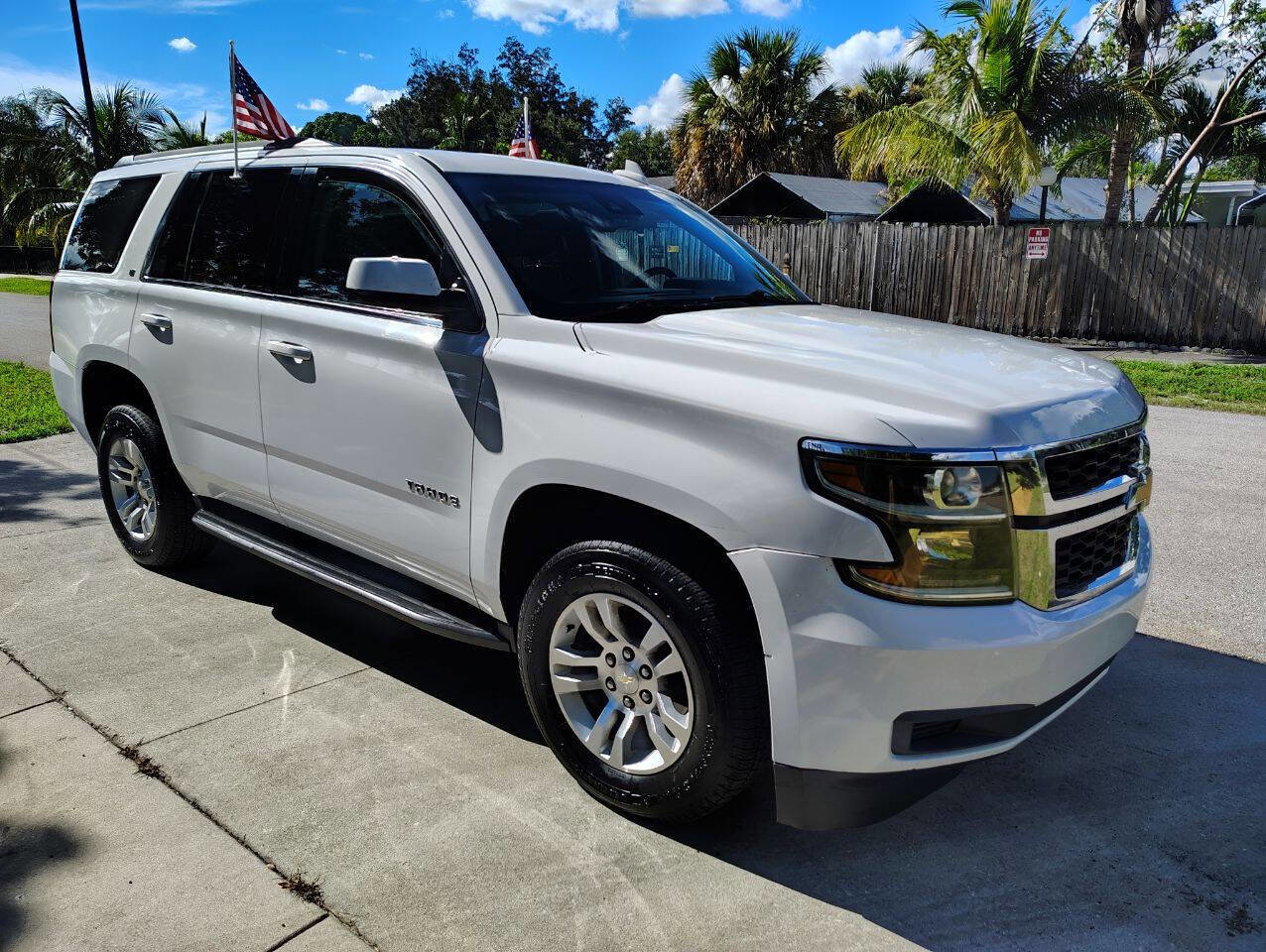 Used 2018 Chevrolet Tahoe LT image 3