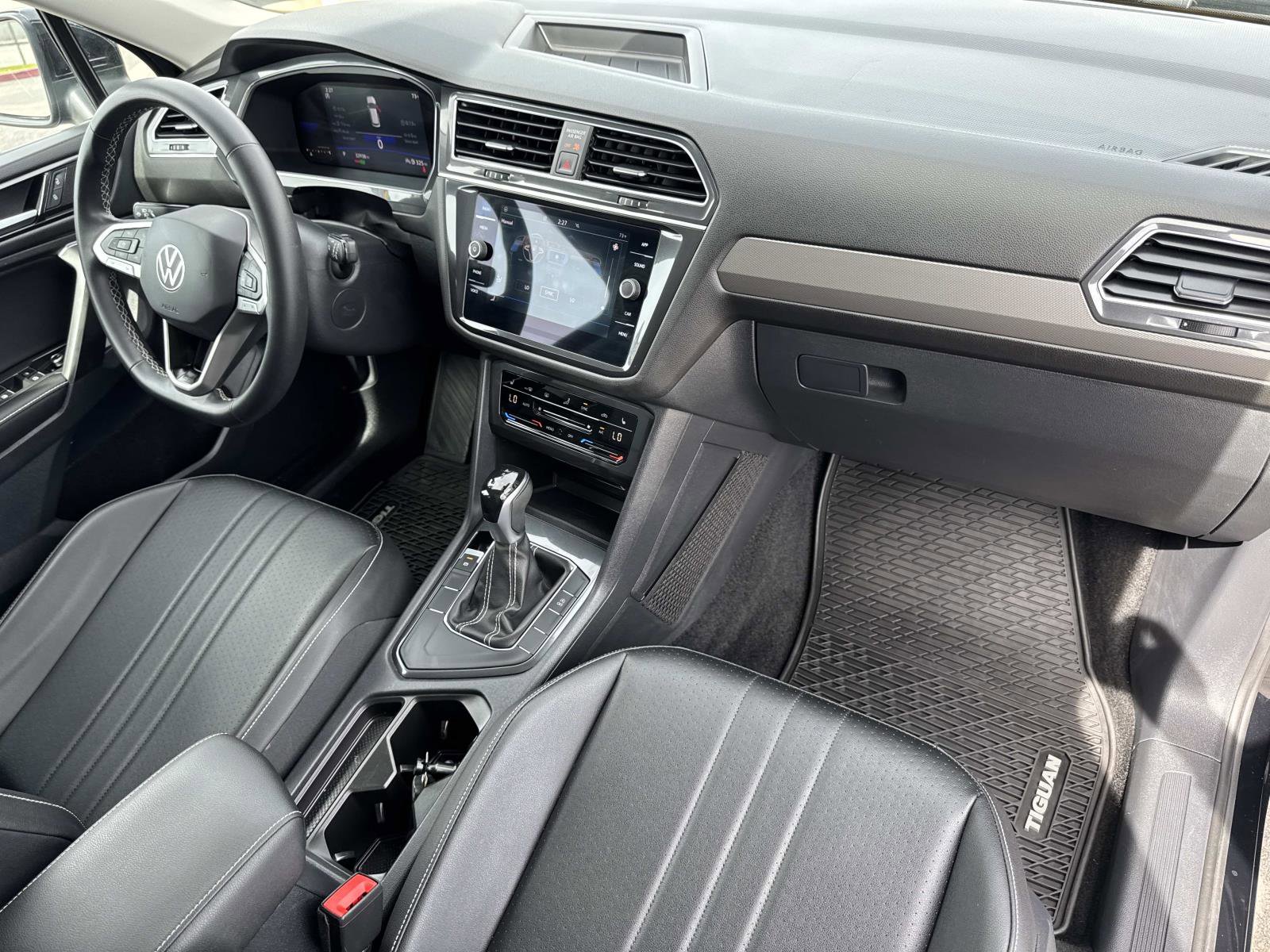 Certified 2023 Volkswagen Tiguan SE w/ Panoramic Sunroof Package image 29