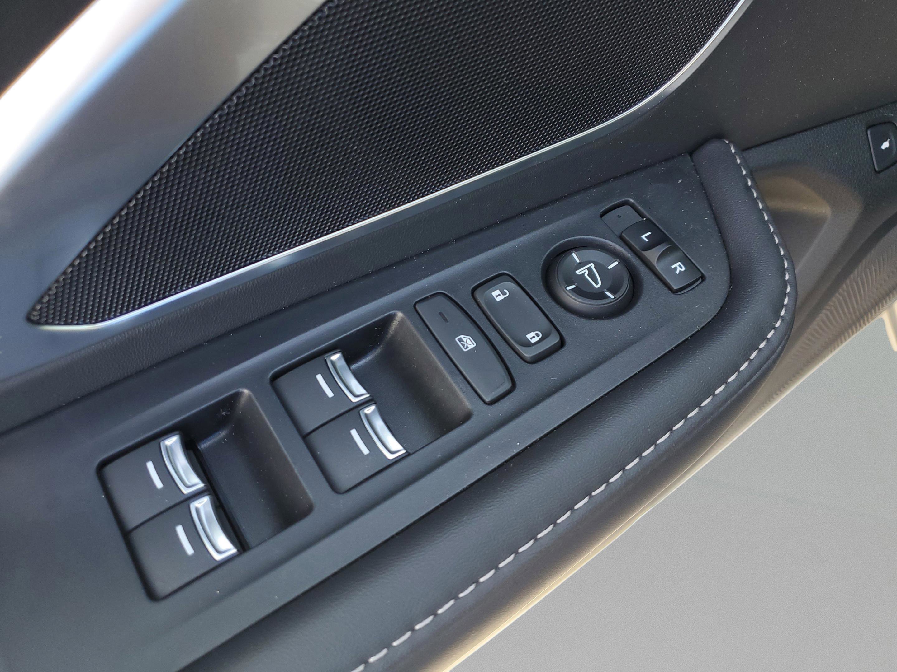 New 2026 Acura RDX SH-AWD image 17