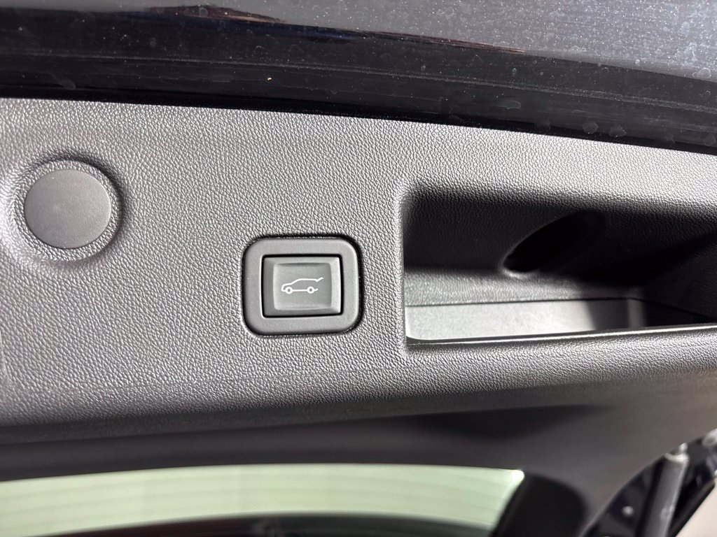 Certified 2023 Chevrolet Equinox LT AWD/4WD image 10