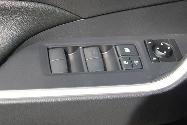 Used 2021 Toyota RAV4 SE w/ Weather & Moonroof Package AWD/4WD image 11