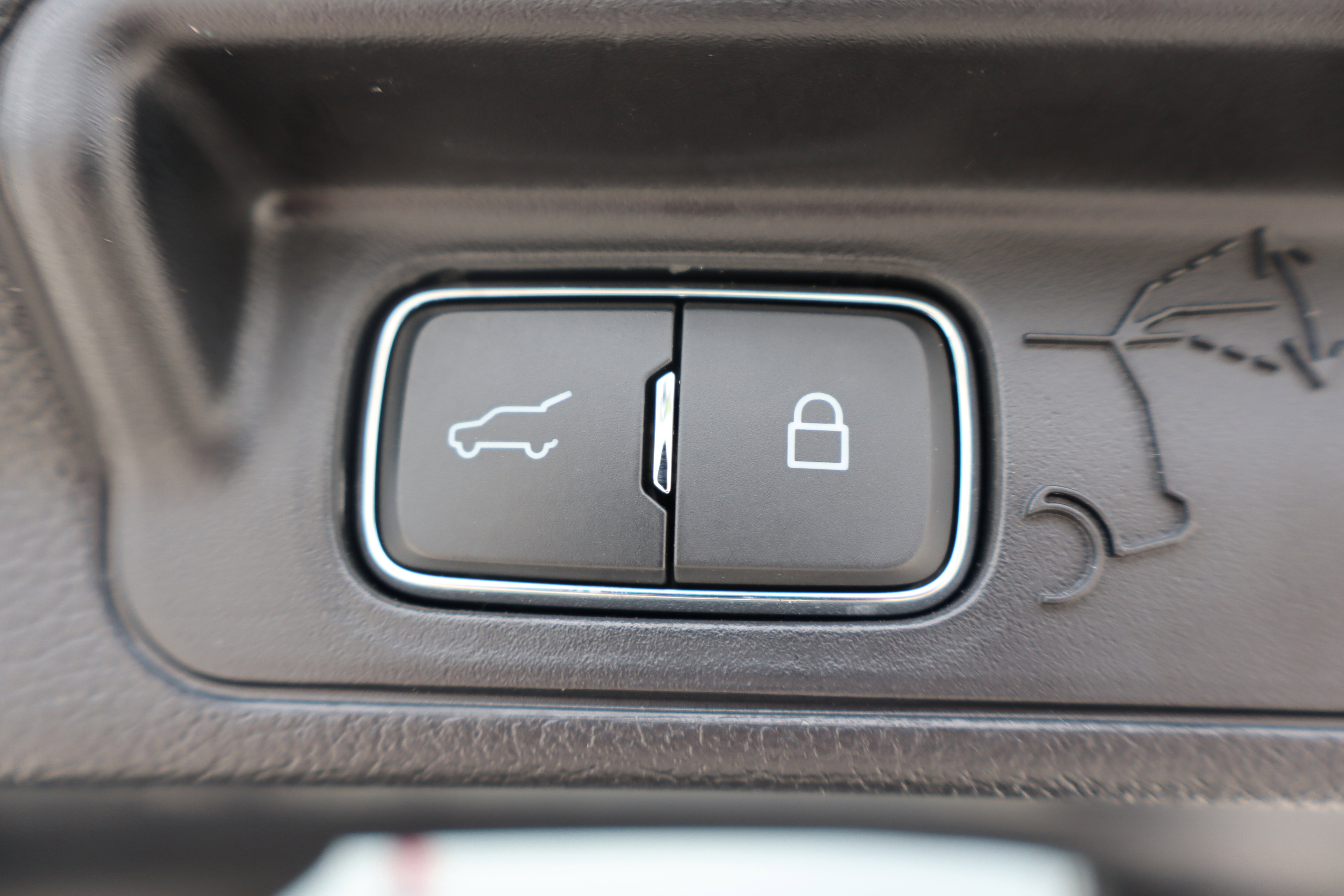 Used 2025 Ford Explorer ST-Line w/ ST-Line Street Pack AWD/4WD image 29