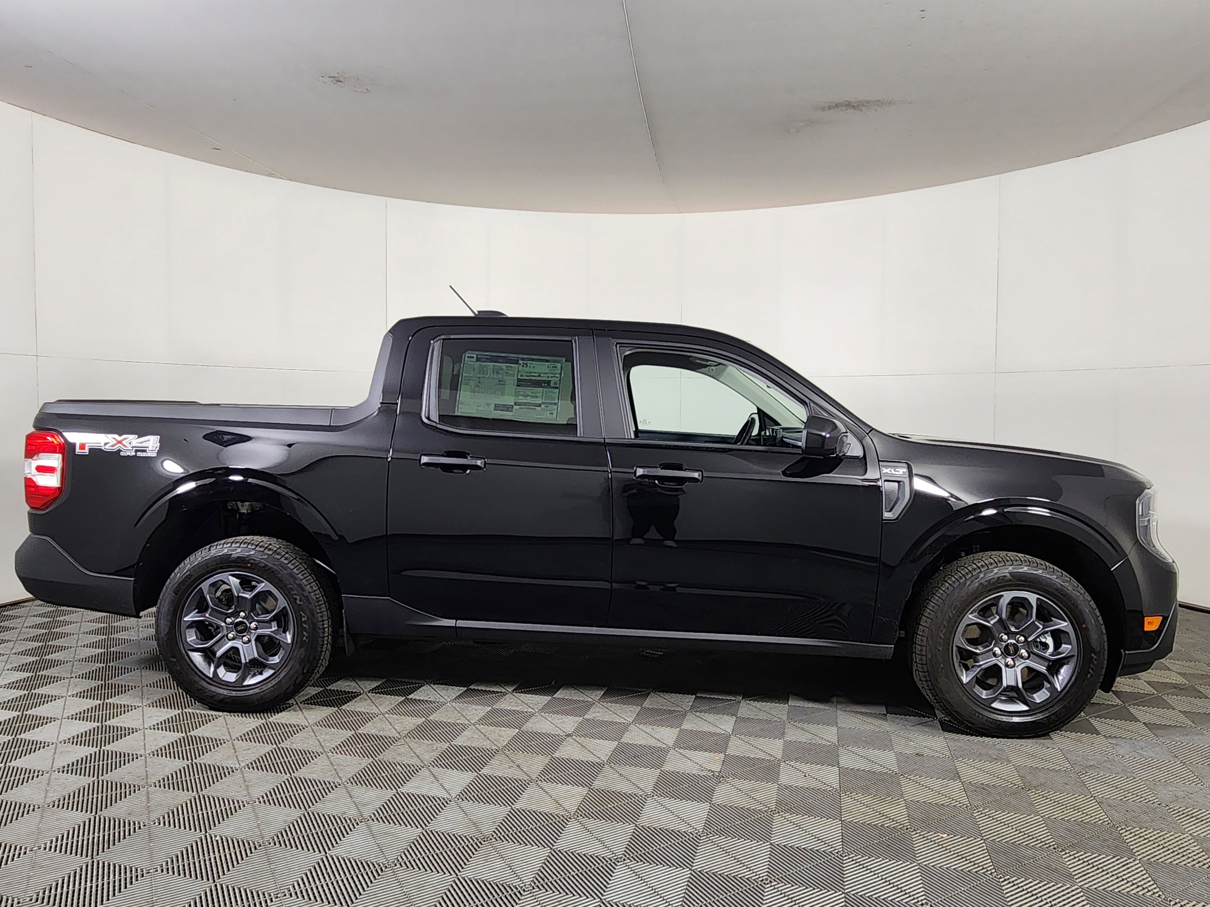 New 2025 Ford Maverick XLT w/ XLT Luxury Package image 8