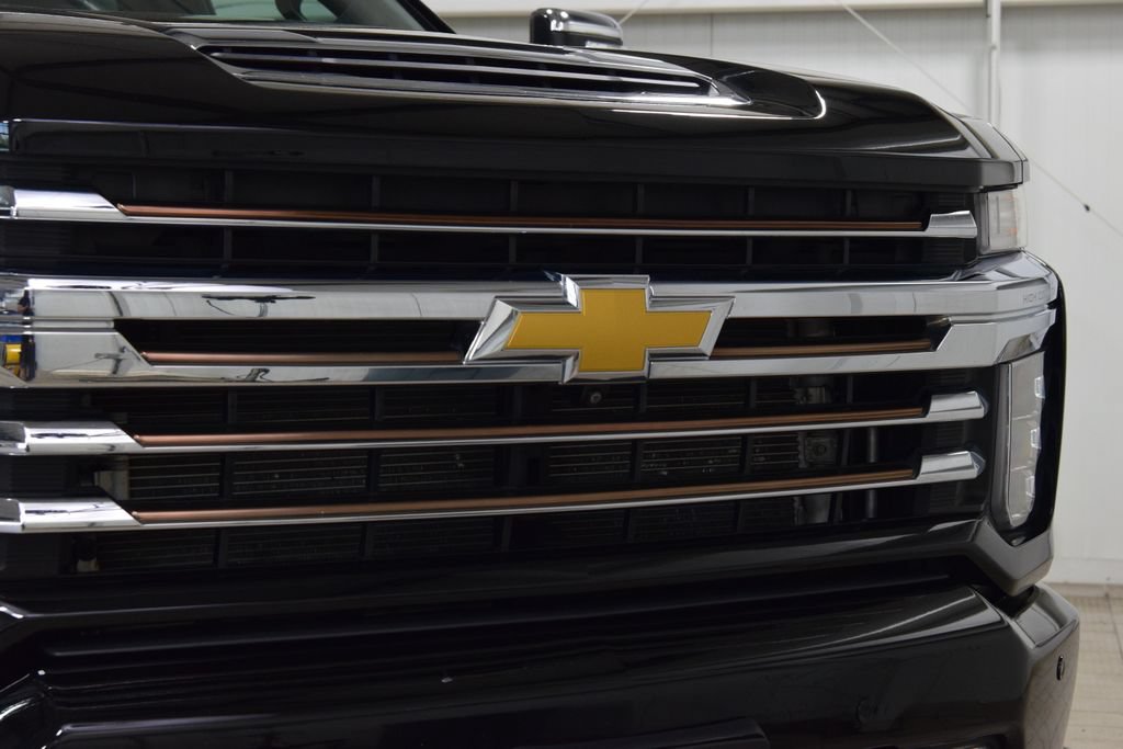 Used 2022 Chevrolet Silverado 2500 High Country w/ Z71 Off-Road Package AWD/4WD image 11
