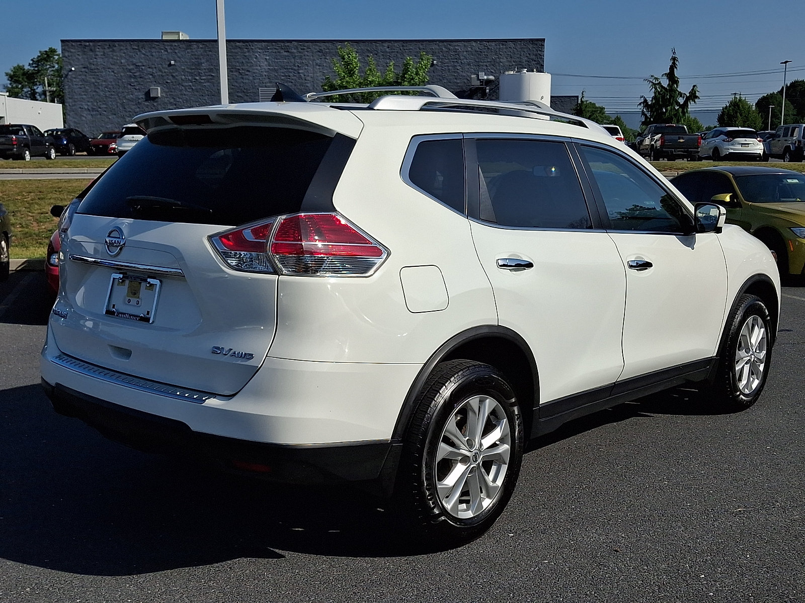 Used 2016 Nissan Rogue SV w/ SV Premium Package AWD/4WD image 6