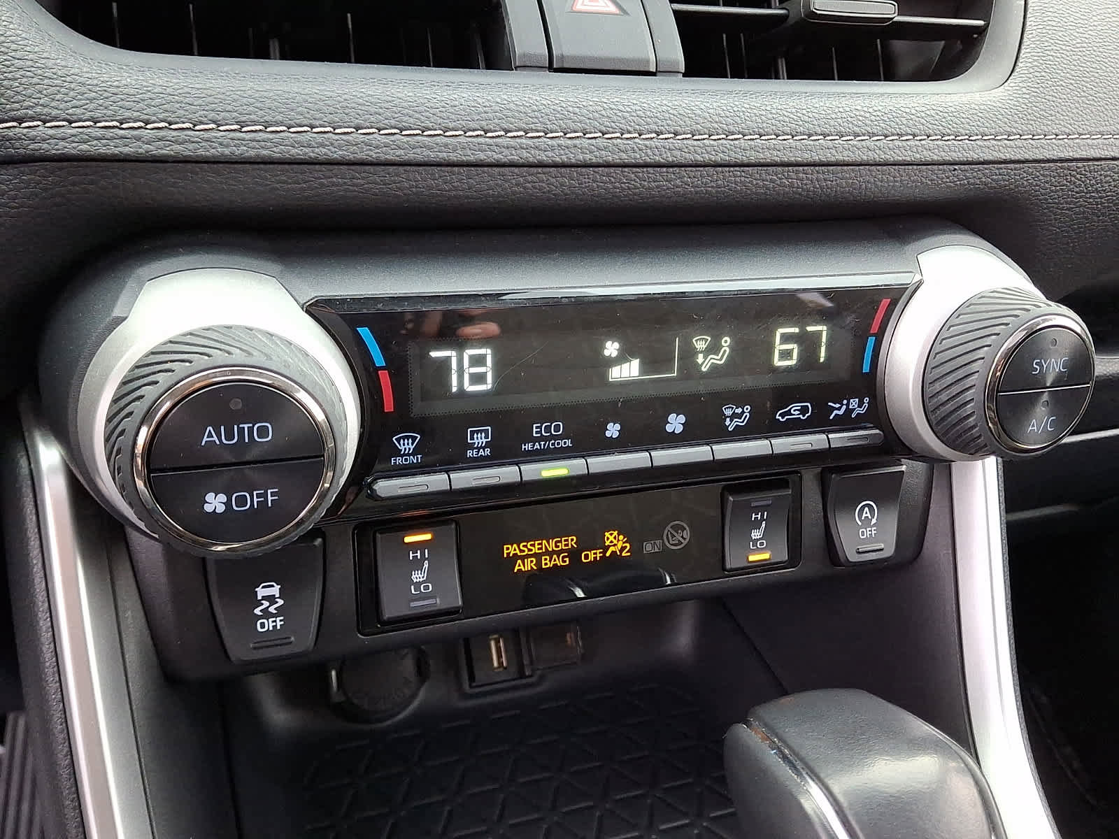 Certified 2020 Toyota RAV4 XLE image 17