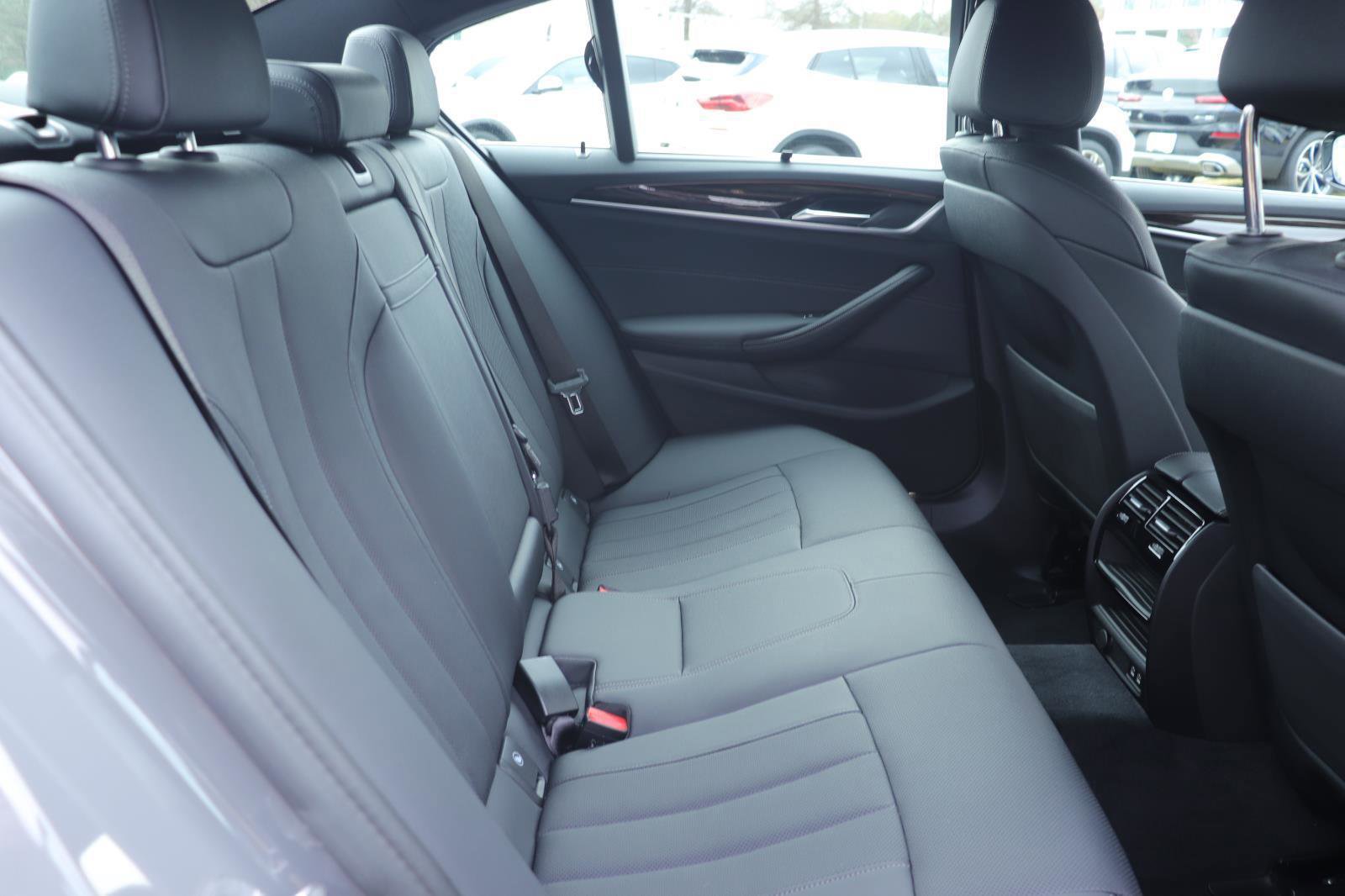 Certified 2022 BMW 540i image 19