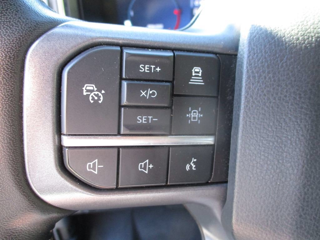 Used 2023 Ford F350 Lariat w/ Lariat Ultimate Package AWD/4WD image 9