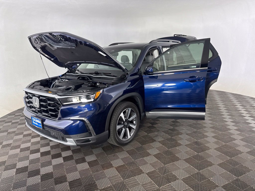Certified 2025 Honda Pilot Touring image 15