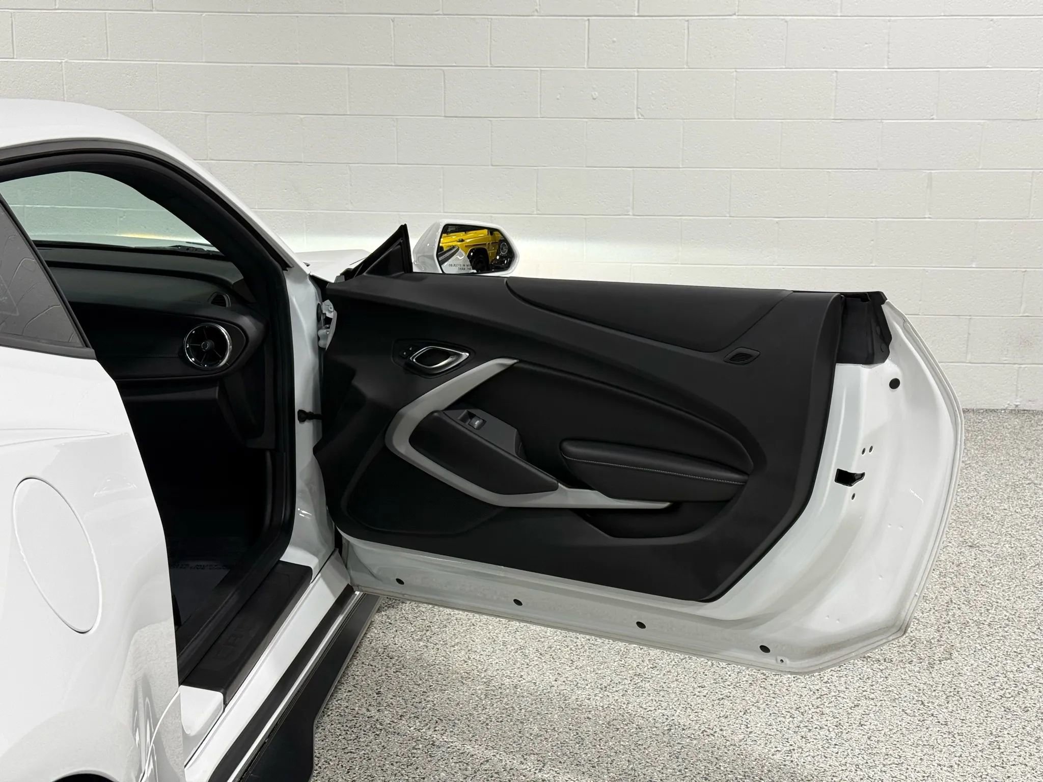 Used 2018 Chevrolet Camaro SS image 43