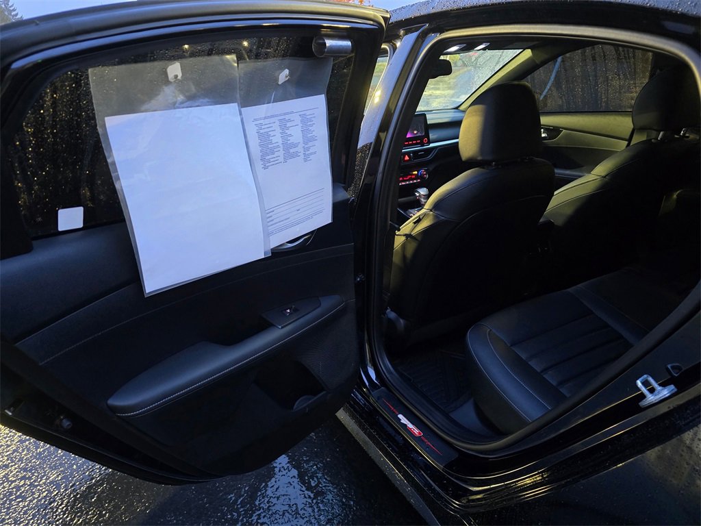 Used 2024 Kia Forte GT-Line w/ GT-Line Premium Package image 9