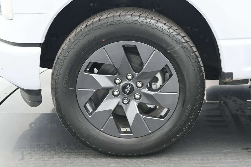 New 2025 Ford F150 Lightning Flash AWD/4WD image 22