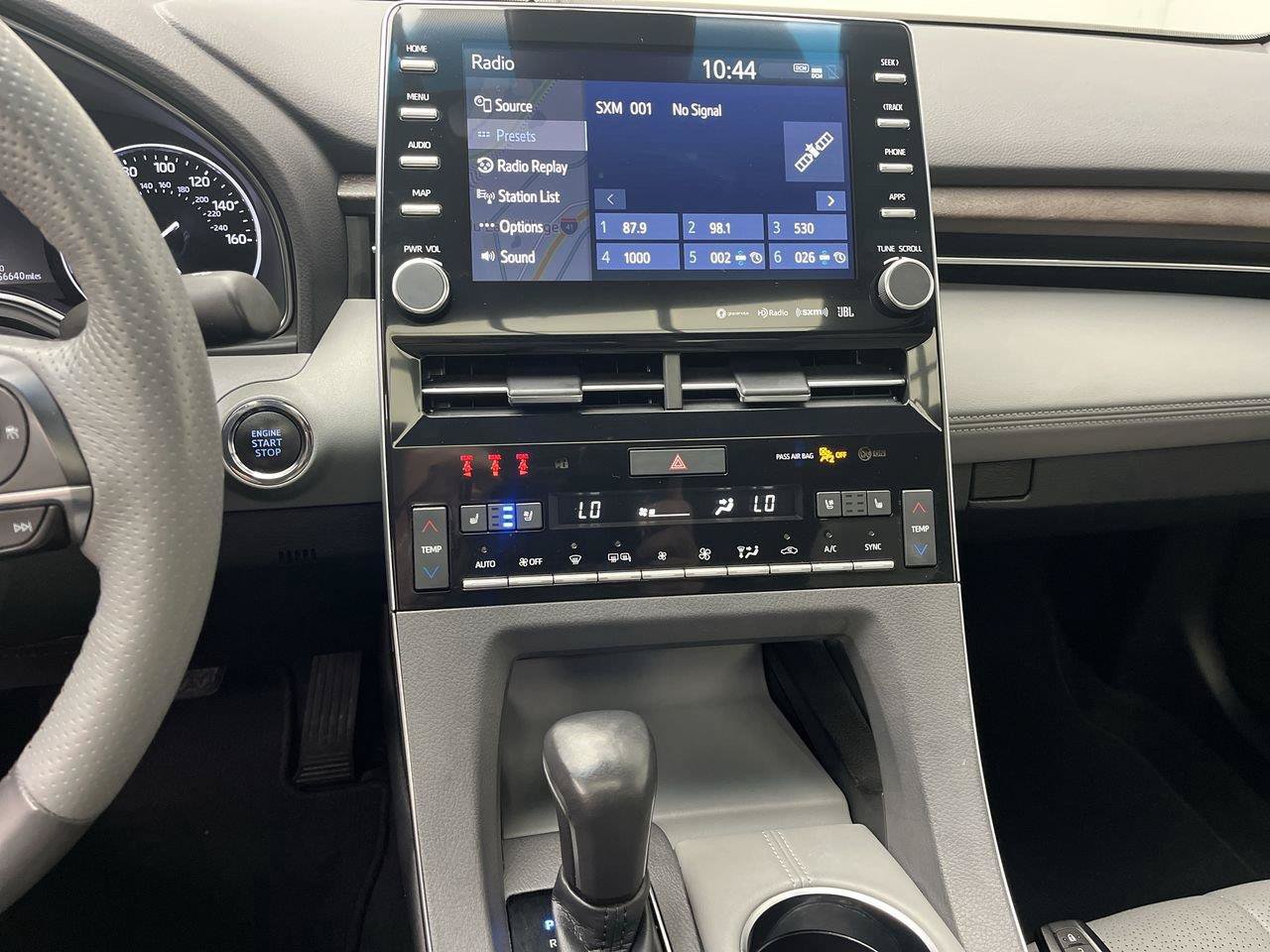 Used 2021 Toyota Avalon Limited w/ Advanced Safety Package FWD image 18