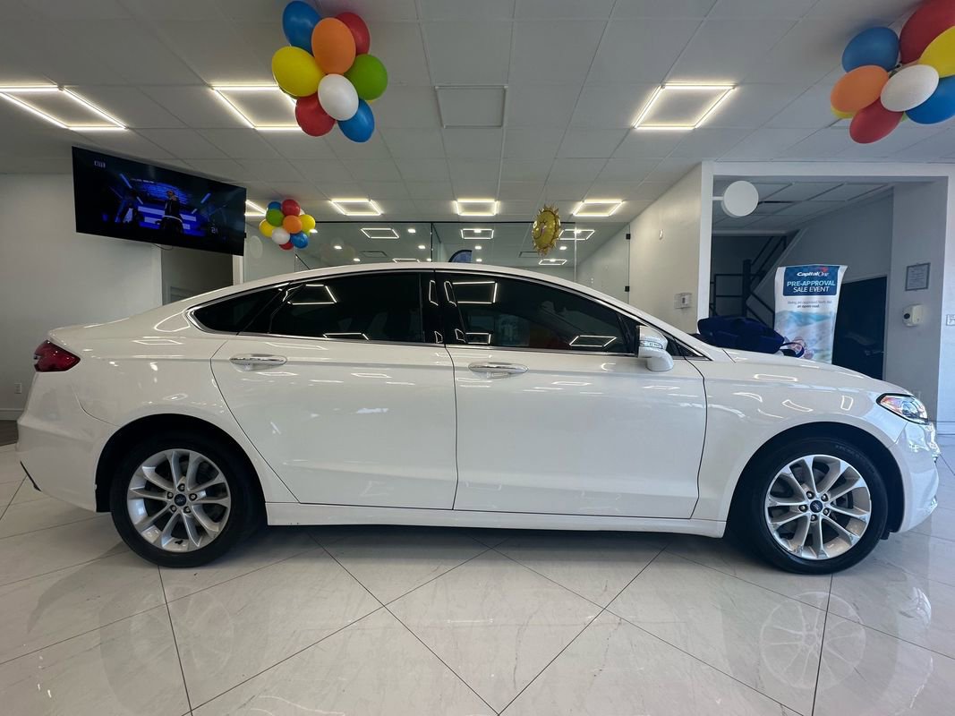 Used 2019 Ford Fusion Energi Titanium image 4