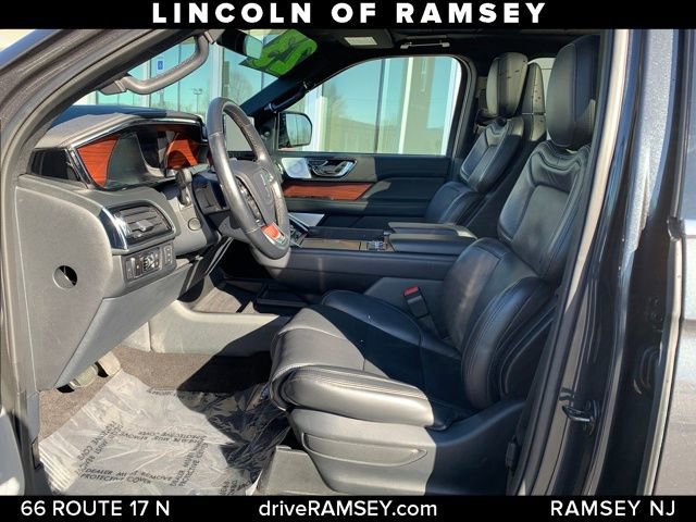 Used 2023 Lincoln Navigator Reserve AWD/4WD image 11