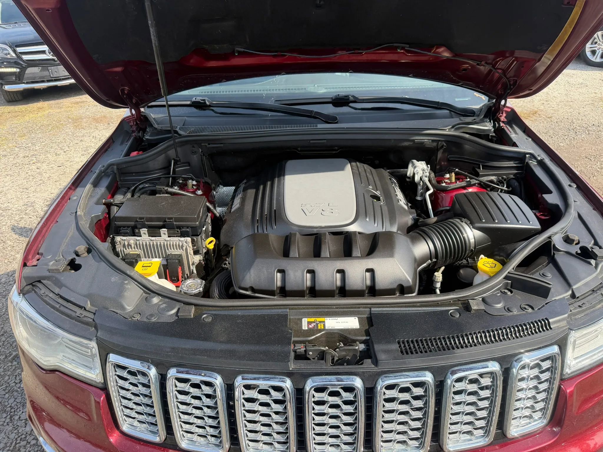 Used 2018 Jeep Grand Cherokee Overland AWD/4WD image 10