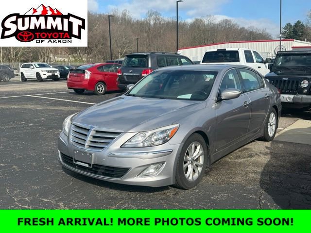 Used 2013 Hyundai Genesis 3.8 image 1