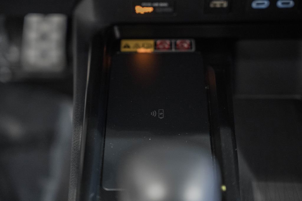 Used 2025 Toyota Camry SE image 24