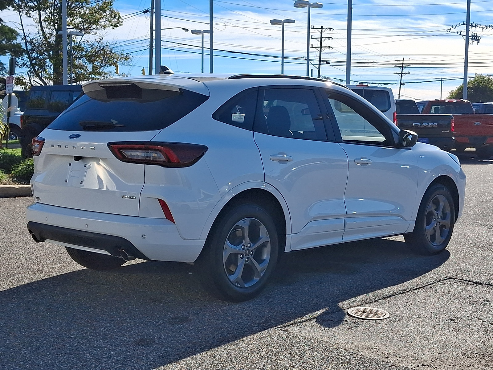 Used 2023 Ford Escape ST-Line w/ Tech Pack #1 AWD/4WD image 11