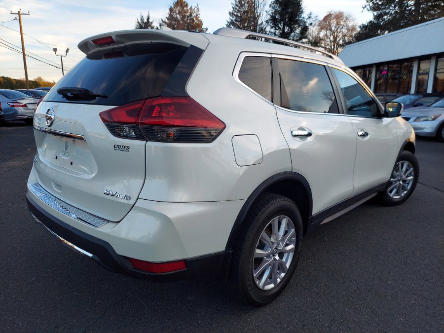 Used 2018 Nissan Rogue SV AWD/4WD image 4