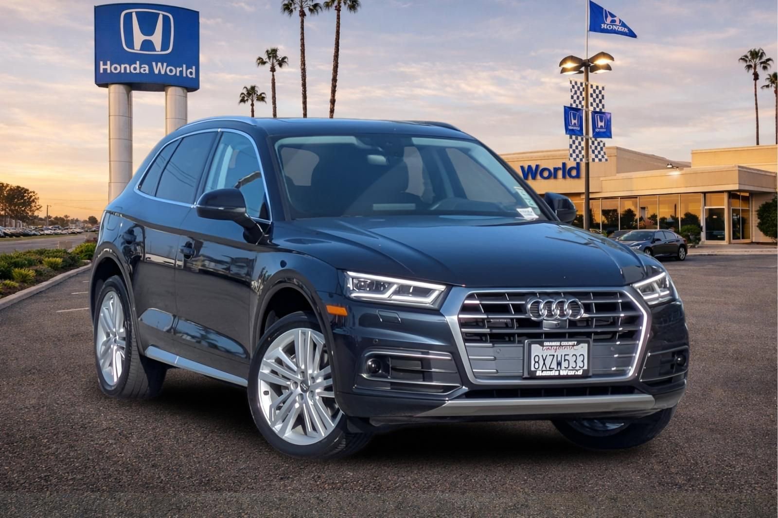 Used 2018 Audi Q5 Prestige w/ Prestige Package image 2