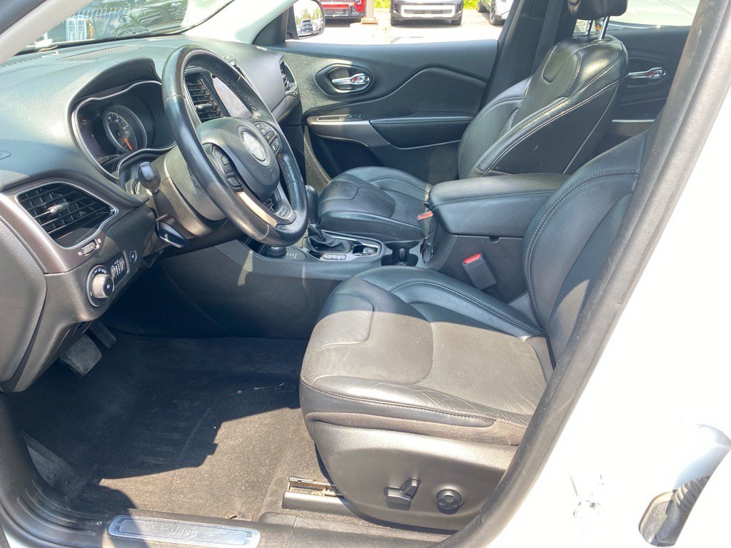 Used 2021 Jeep Cherokee Limited image 9