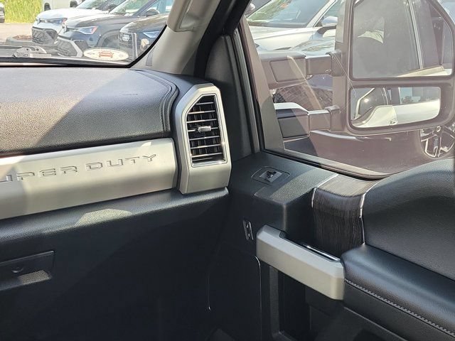 Used 2021 Ford F350 Lariat w/ Tremor Off-Road Package AWD/4WD image 4