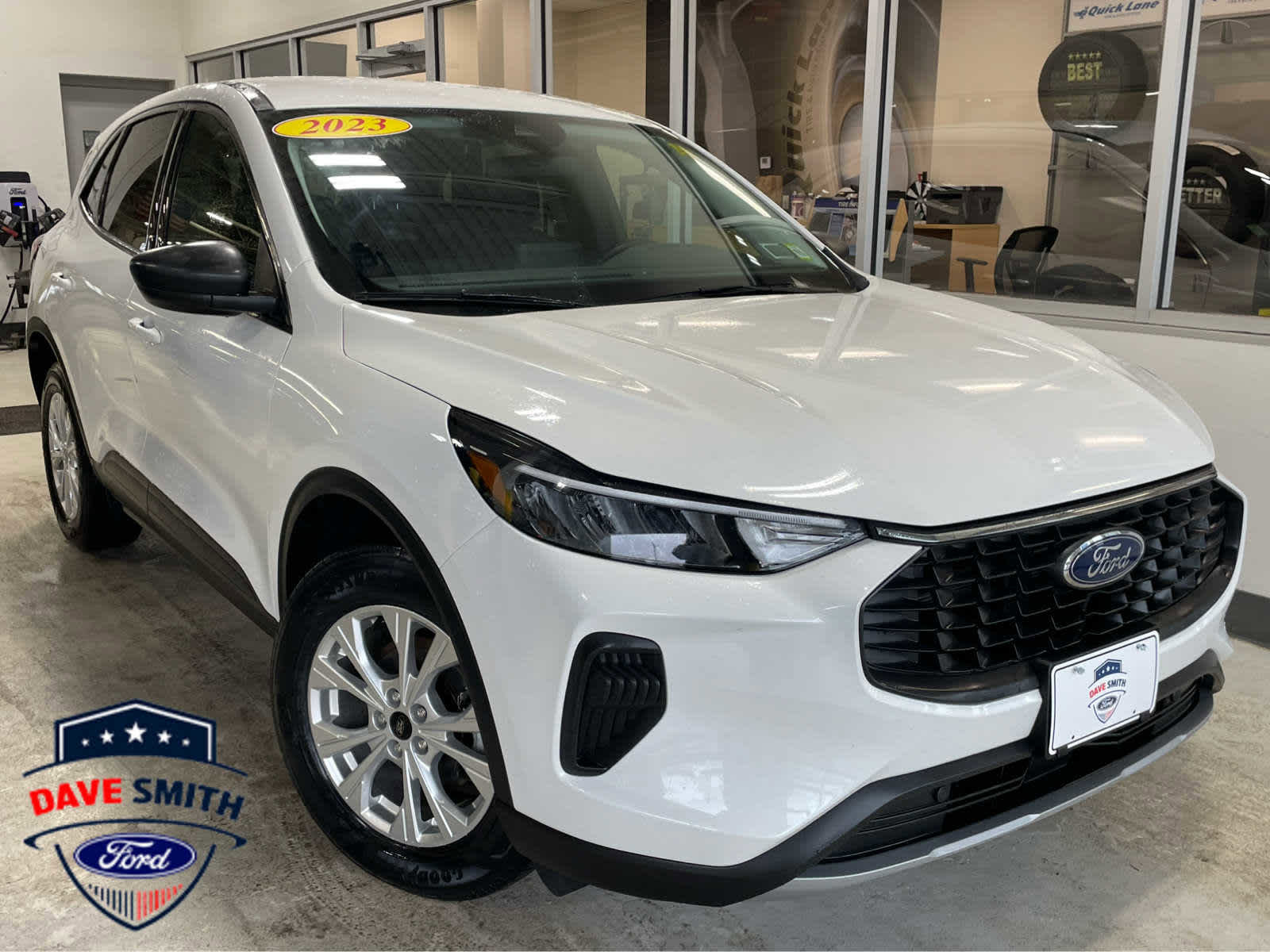Used 2023 Ford Escape Active AWD/4WD image 2