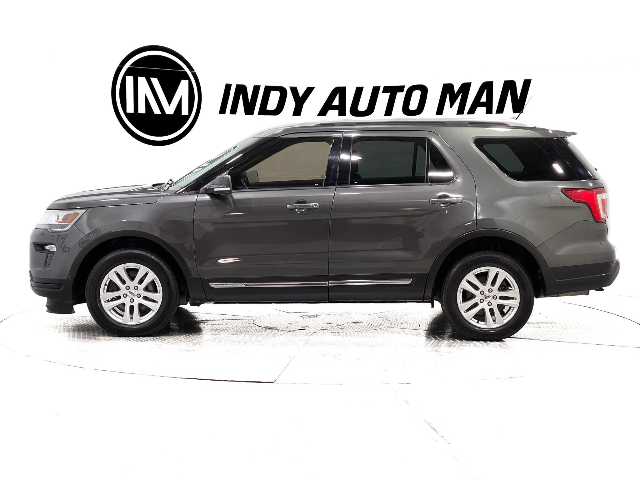 Used 2019 Ford Explorer XLT w/ Equipment Group 202A AWD/4WD image 7