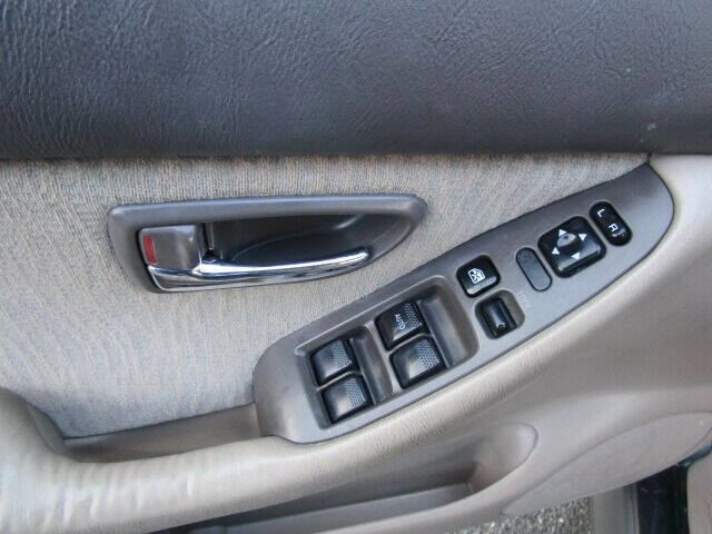 Used 2000 Subaru Outback Wagon image 26