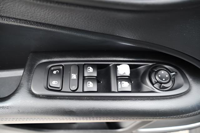 Used 2020 Jeep Compass Altitude image 12