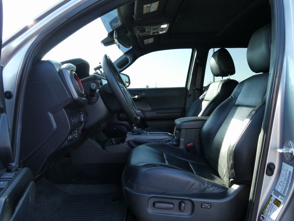 Used 2023 Toyota Tacoma TRD Off-Road w/ TRD Premium Off Road Package AWD/4WD image 23