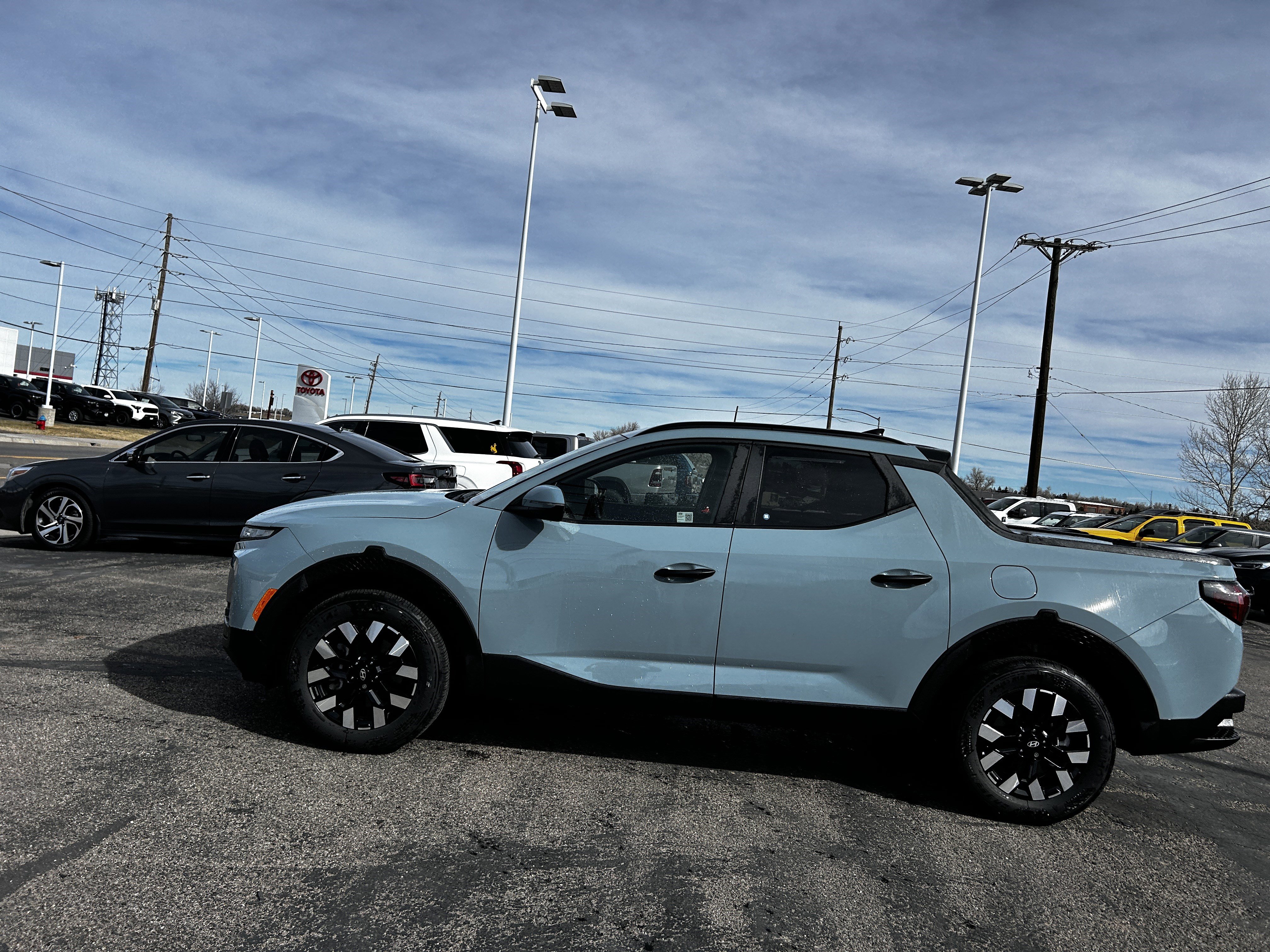 Used 2025 Hyundai Santa Cruz SEL image 2