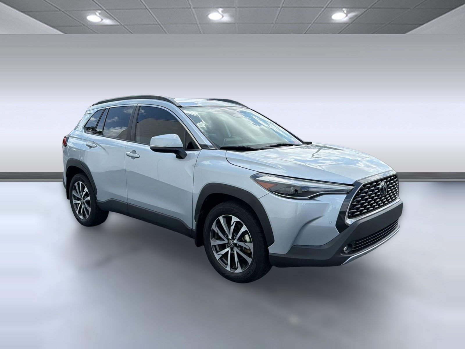 Used 2023 Toyota Corolla Cross XLE FWD image 7