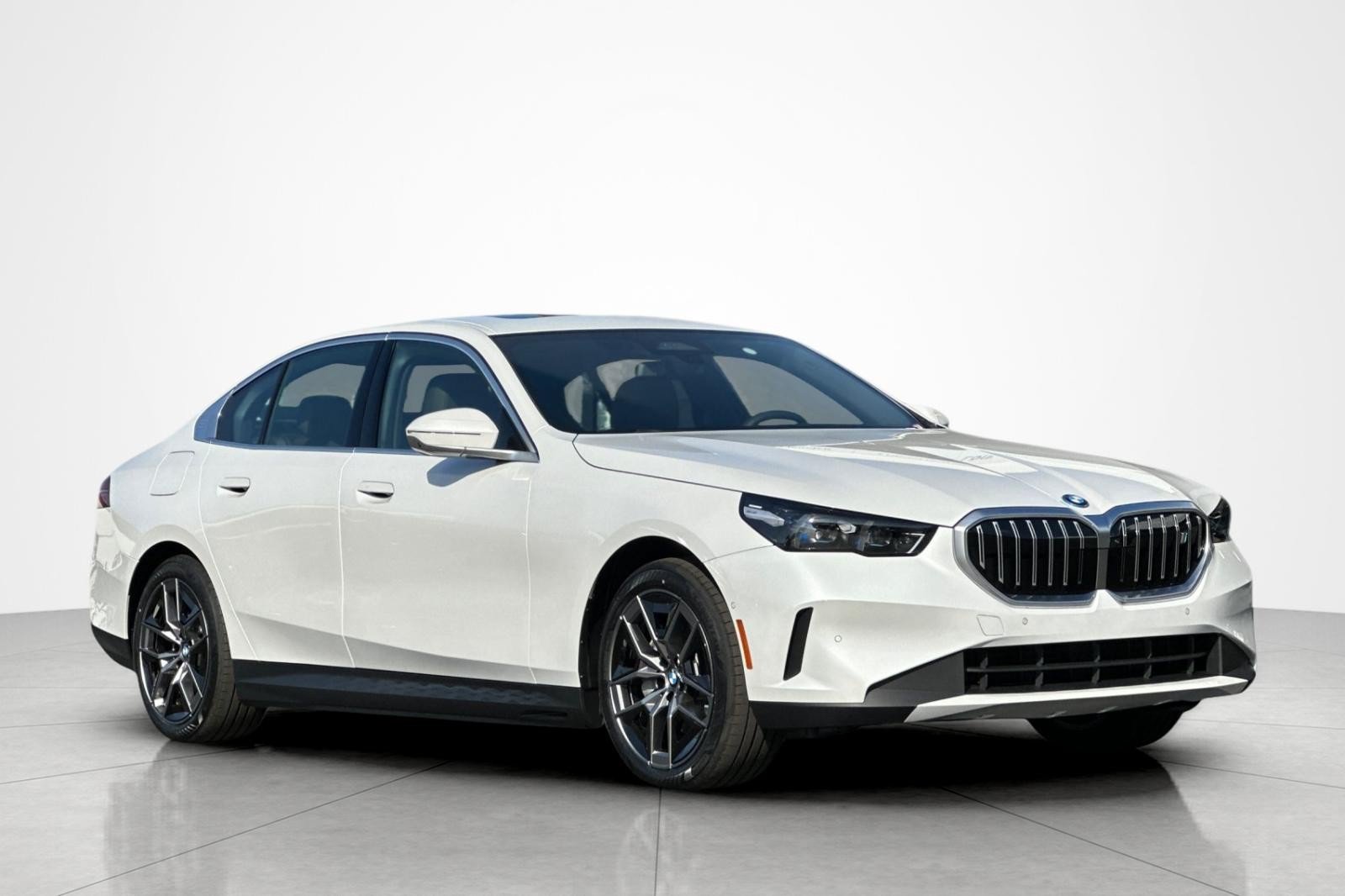 New 2027 BMW i5 eDrive40 w/ Premium Package RWD image 7