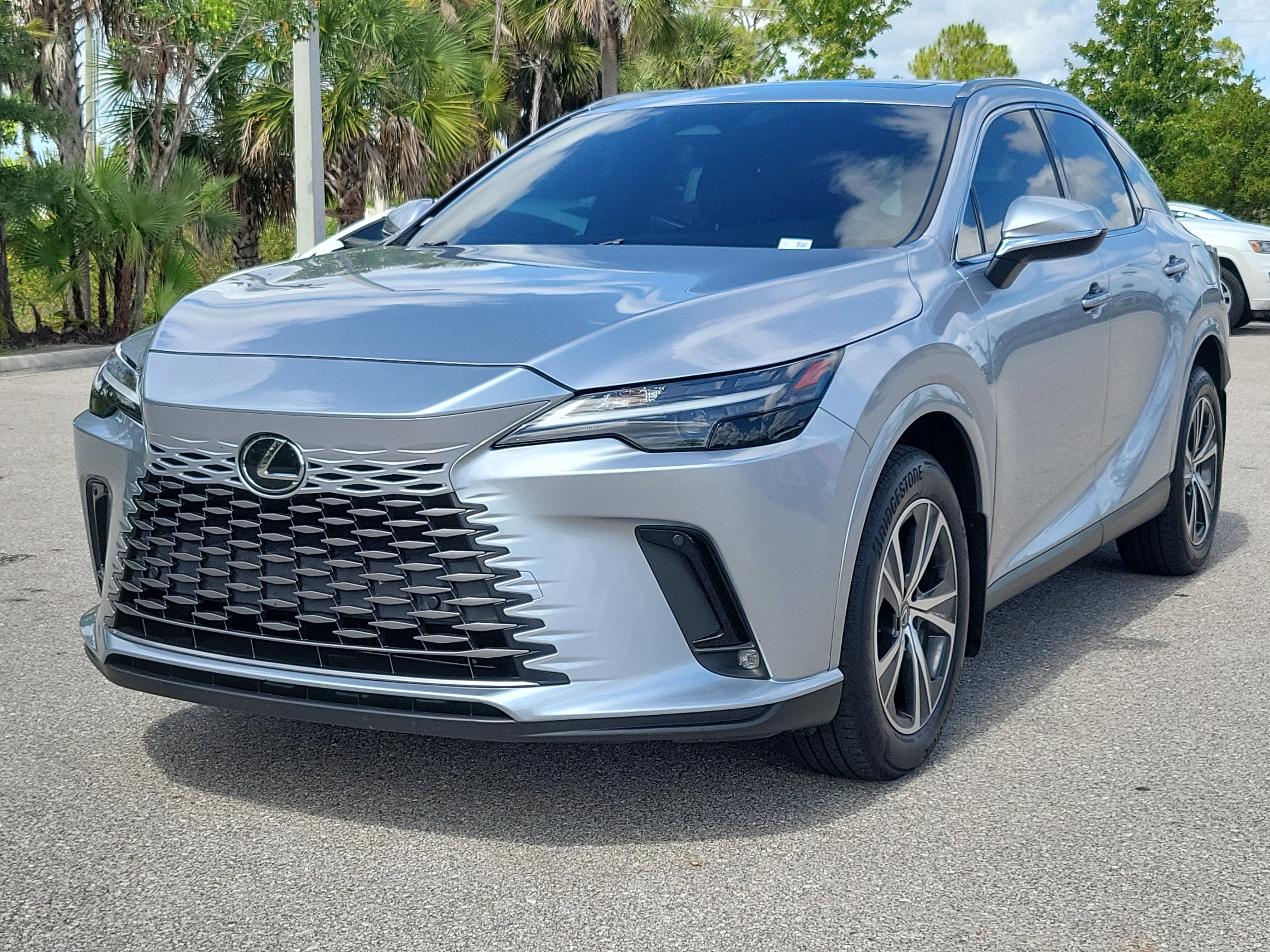 Used 2023 Lexus RX 350 Premium w/ Cold Area Package FWD image 3
