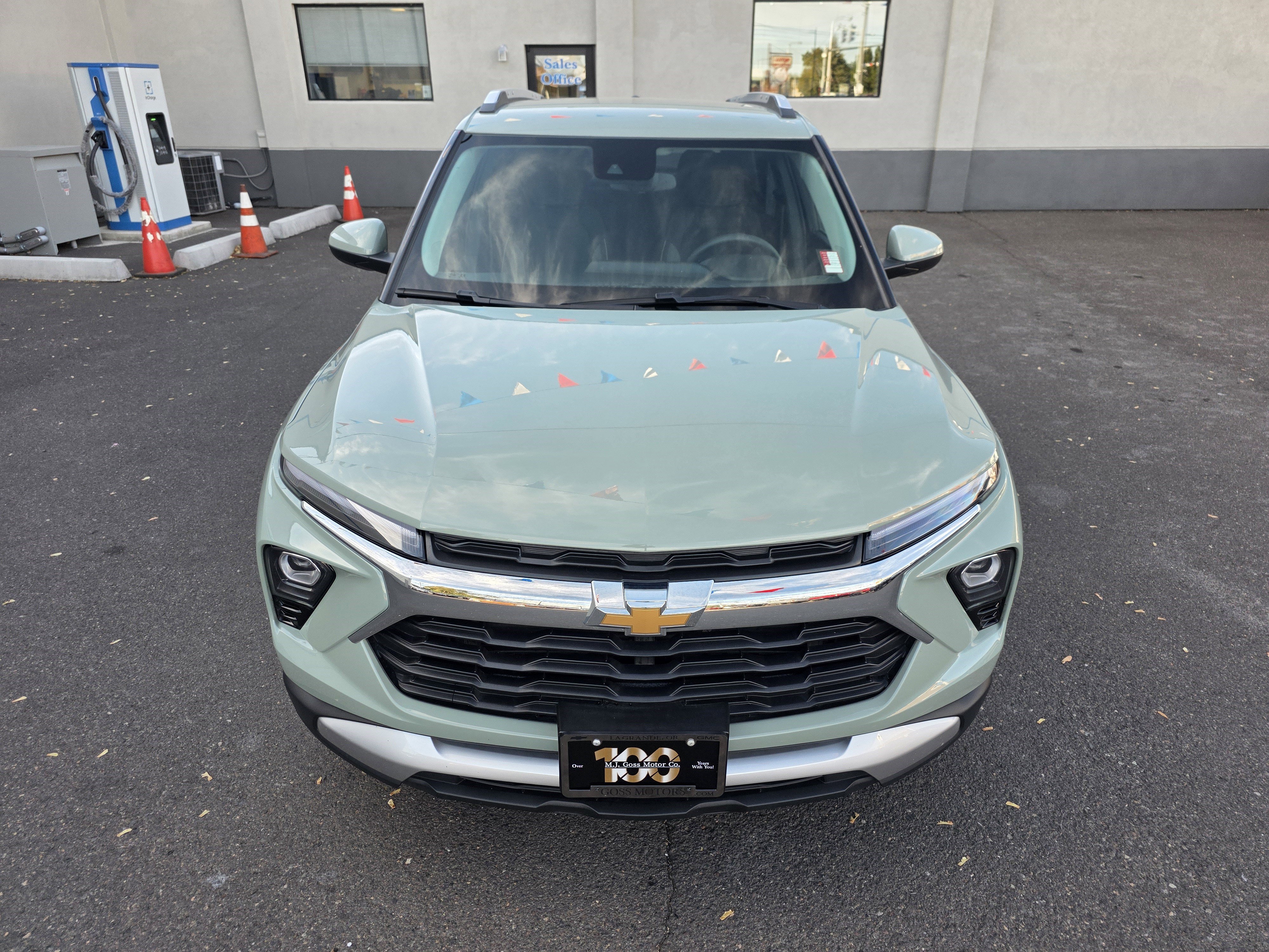 Used 2025 Chevrolet TrailBlazer LT image 3