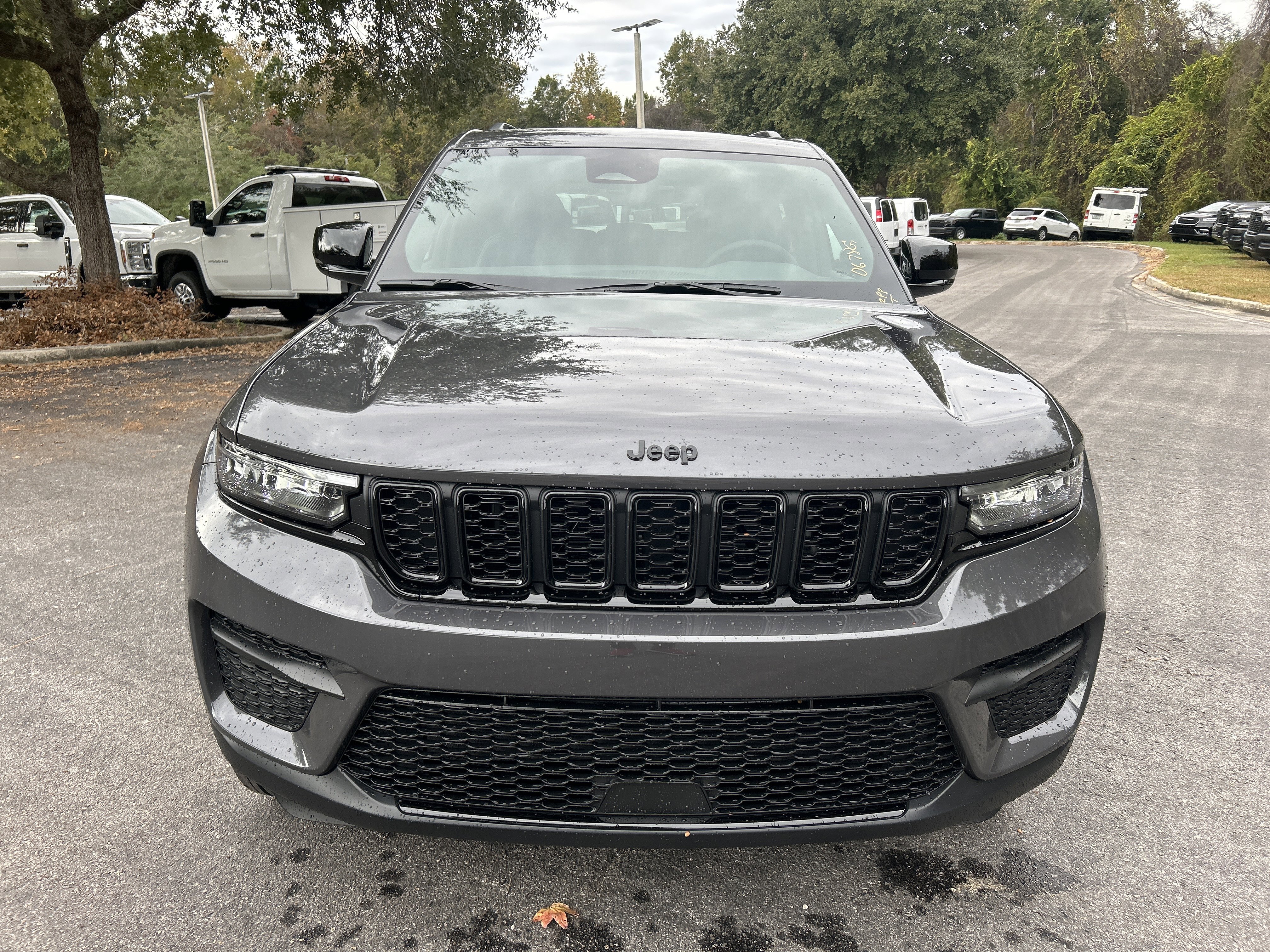 New 2025 Jeep Grand Cherokee Altitude image 2