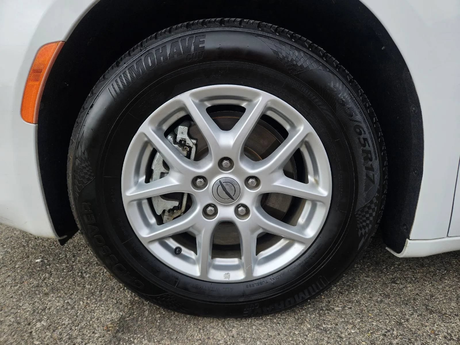 Used 2022 Chrysler Voyager LX FWD image 9