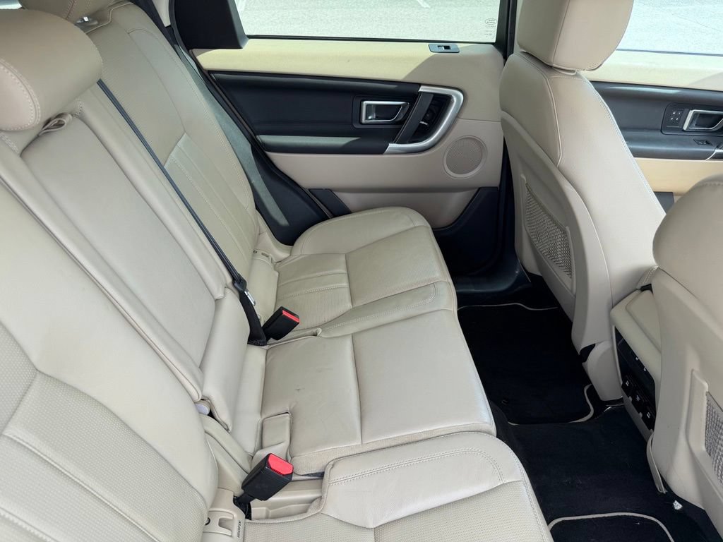 Used 2017 Land Rover Discovery Sport HSE AWD/4WD image 17