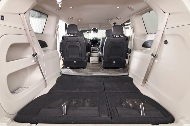 Used 2022 Chrysler Pacifica Touring-L AWD/4WD image 26
