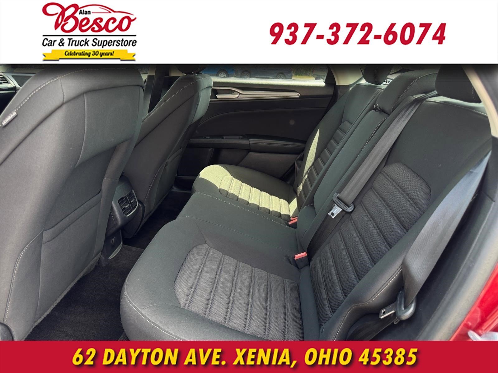 Used 2018 Ford Fusion SE w/ Fusion SE Technology Package FWD image 9