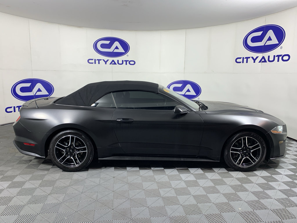 Used 2022 Ford Mustang Premium RWD image 3