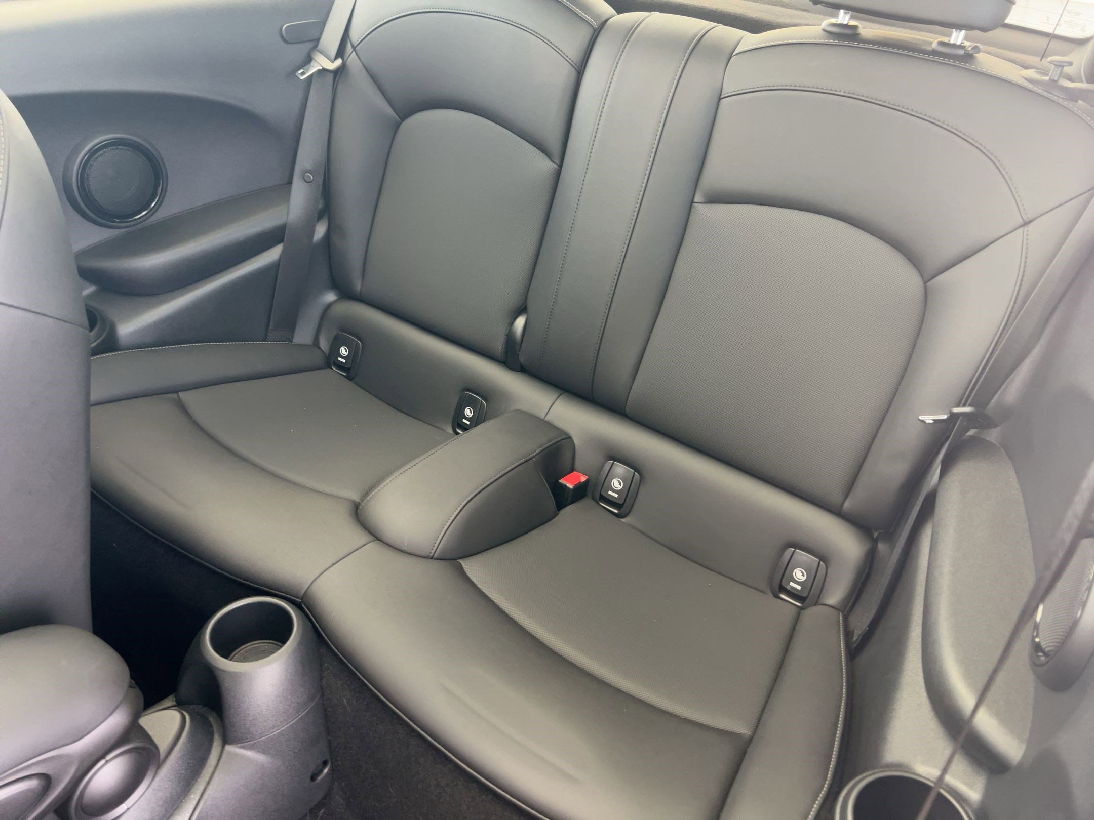 Used 2024 MINI Cooper 2-Door Hardtop image 33