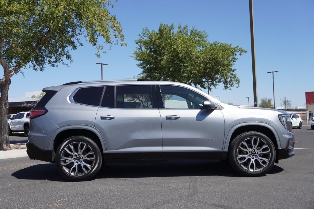 New 2026 GMC Acadia Denali Ultimate FWD image 2